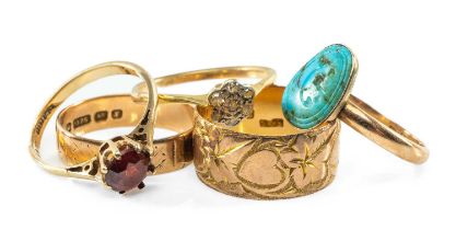 FIVE 9CT GOLD RINGS comprising two engraved bands, turquoise ring and diamond cluster, 12.1gms gross