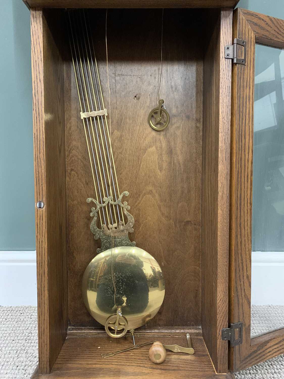 HOWARD MILLER REPRODUCTION OAK PENDULUM WALL CLOCK, circular dial, Roman numerals, subsidiary - Image 4 of 8