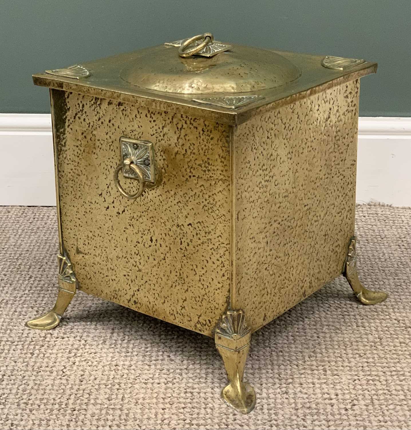 ARTS & CRAFTS STYLE LIDDED BRASS COAL BOX, ring lid lift and carry handles, Egyptian fan type - Image 2 of 4