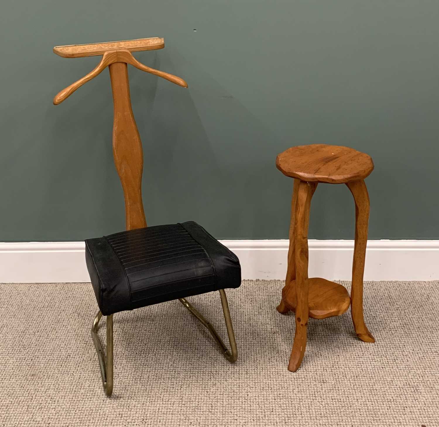 FIVE ITEMS OF VINTAGE & LATER OCCASIONAL FURNITURE to include a vintage oak adjustable back - Image 10 of 11