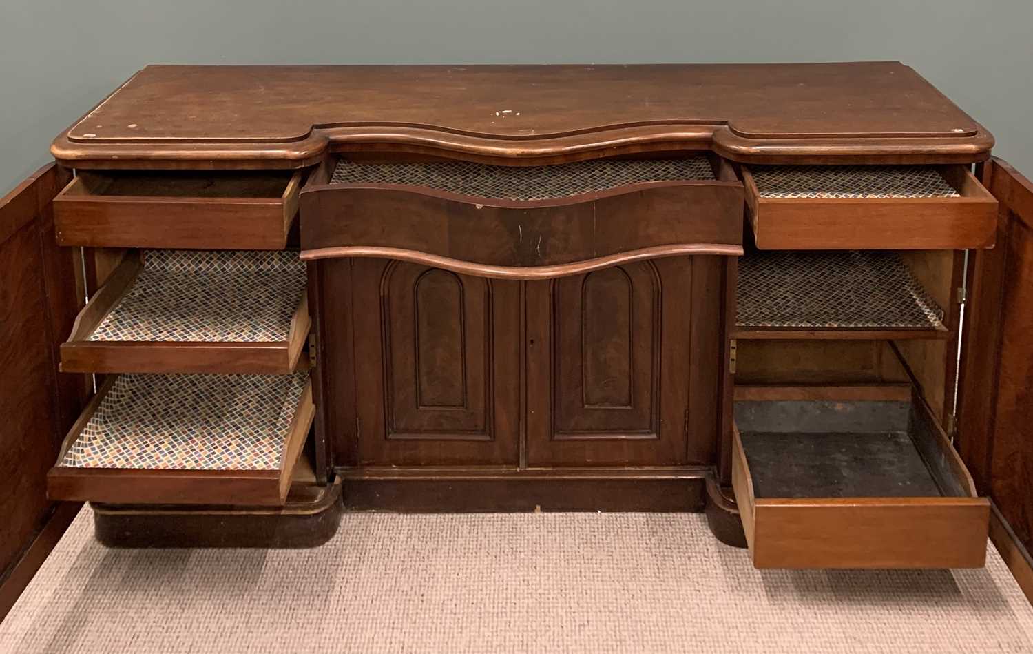 VICTORIAN MAHOGANY SERPENTINE SIDEBOARD BASE, moulded edging, shaped central frieze drawer, double - Image 3 of 6