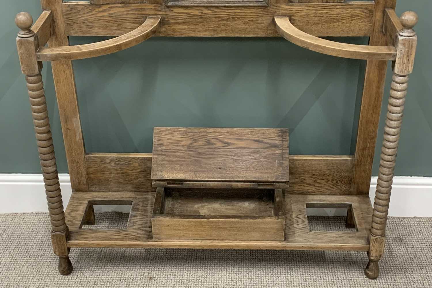 OAK MIRRORED HALL STAND, stained and leaded glass upper panel, twin curved brolley/stick - Image 4 of 5