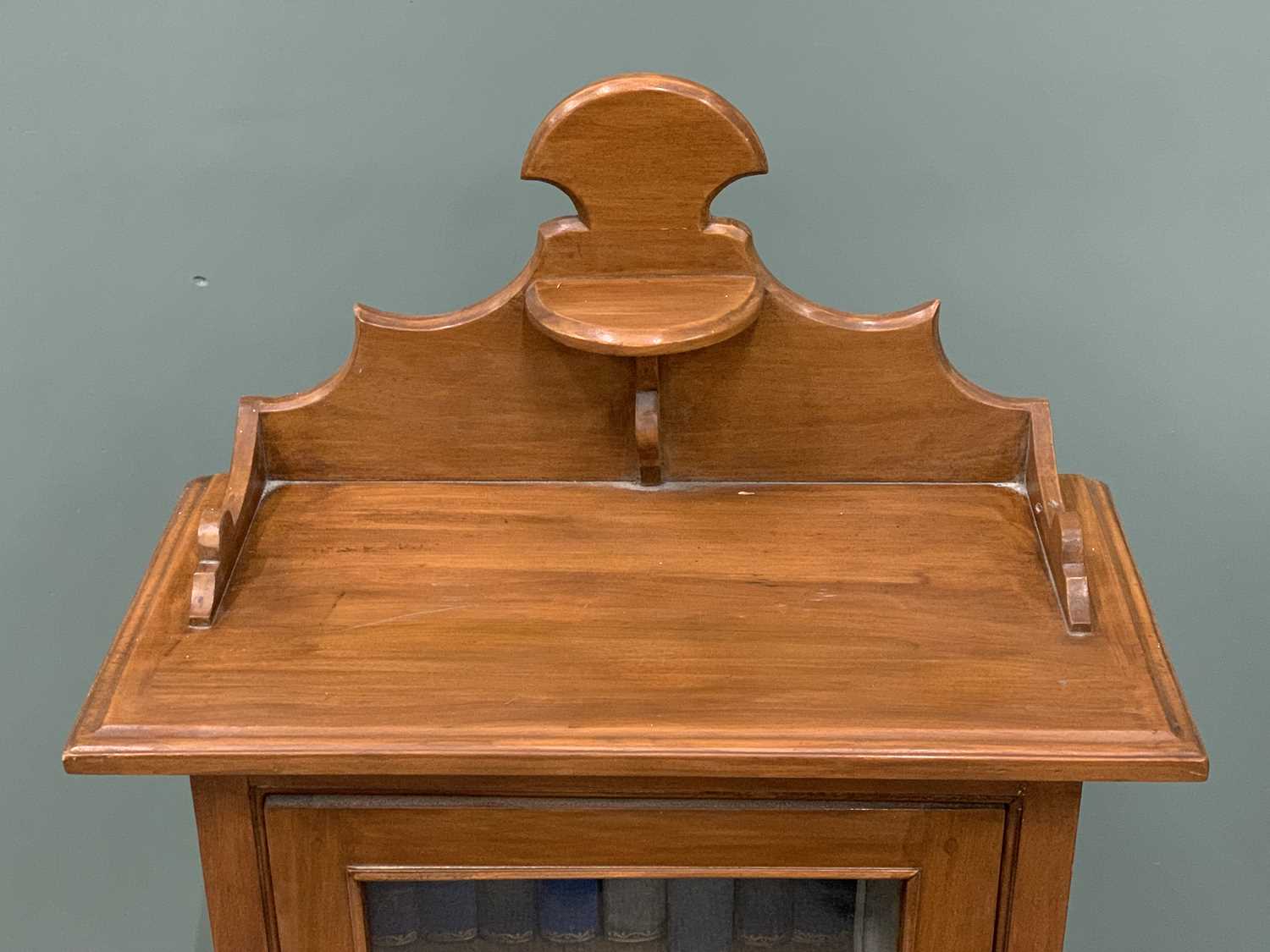 VINTAGE SATIN MAHOGANY CABINET BOOKCASE & CONTENTS, shaped upper three quarter rail with shelf, - Image 2 of 7