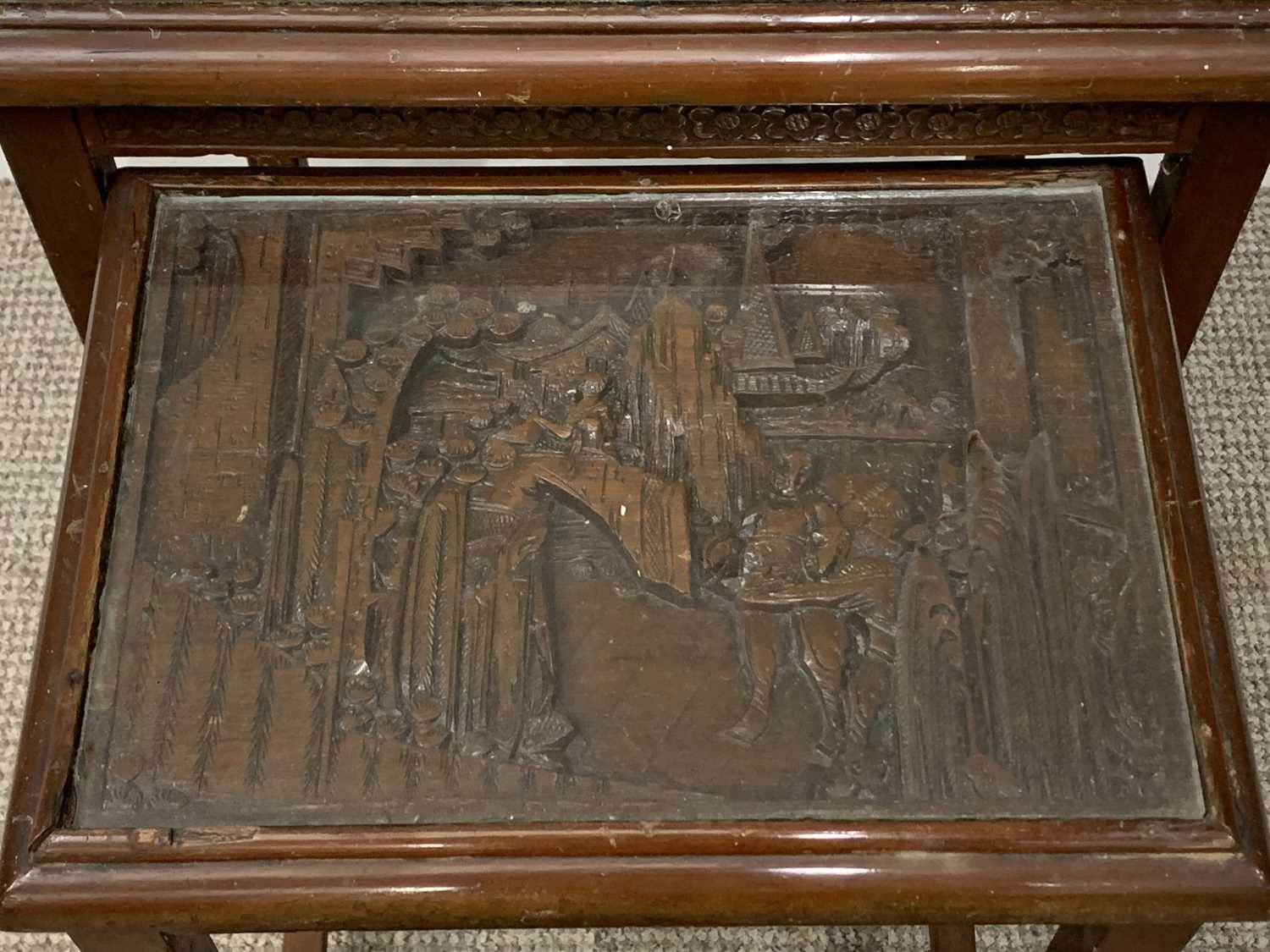 ORIENTAL CARVED TABLE QUARTETTO, deep carved top and frieze detail, square supports, cross - Image 3 of 9