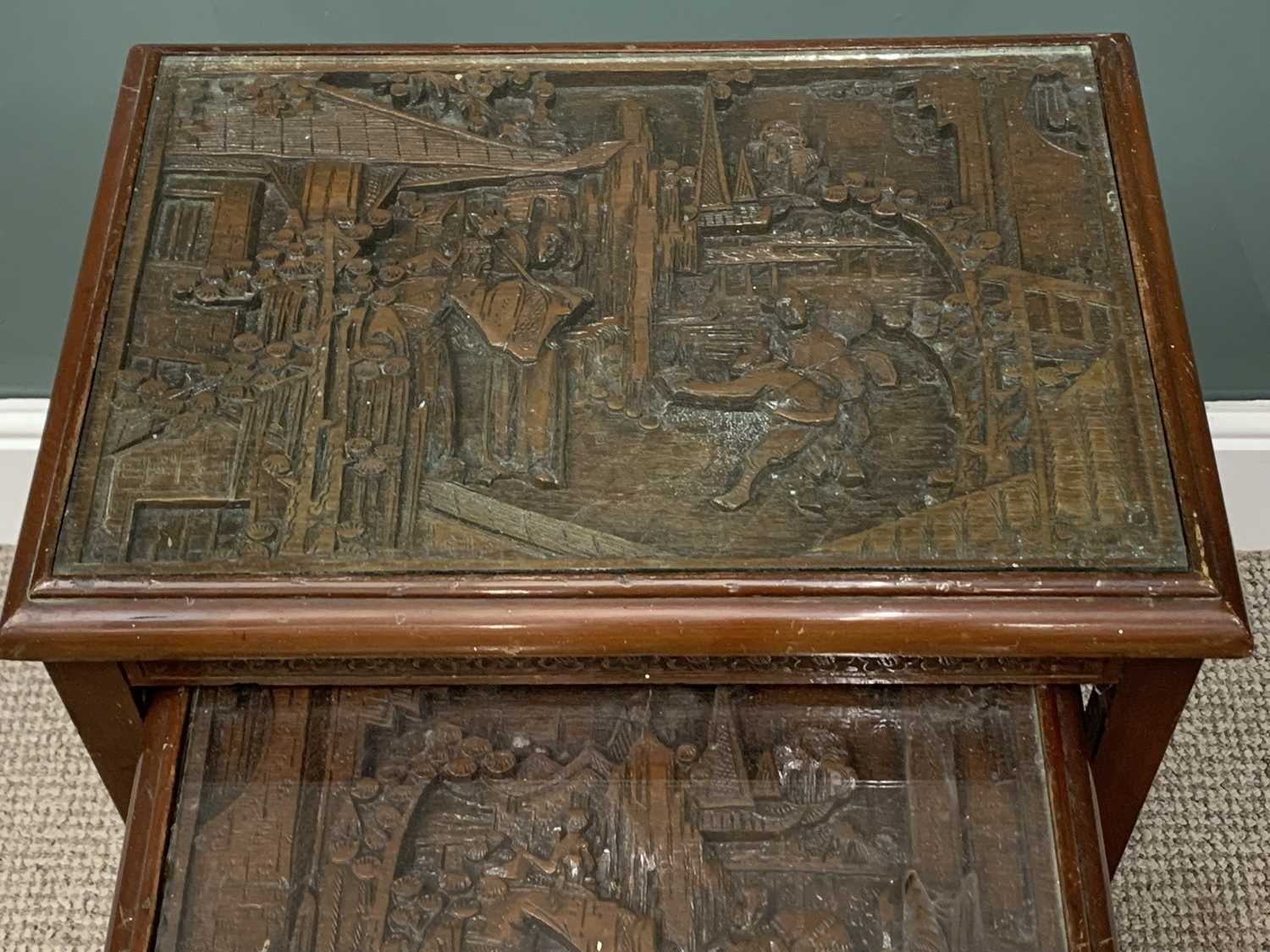 ORIENTAL CARVED TABLE QUARTETTO, deep carved top and frieze detail, square supports, cross - Image 2 of 9