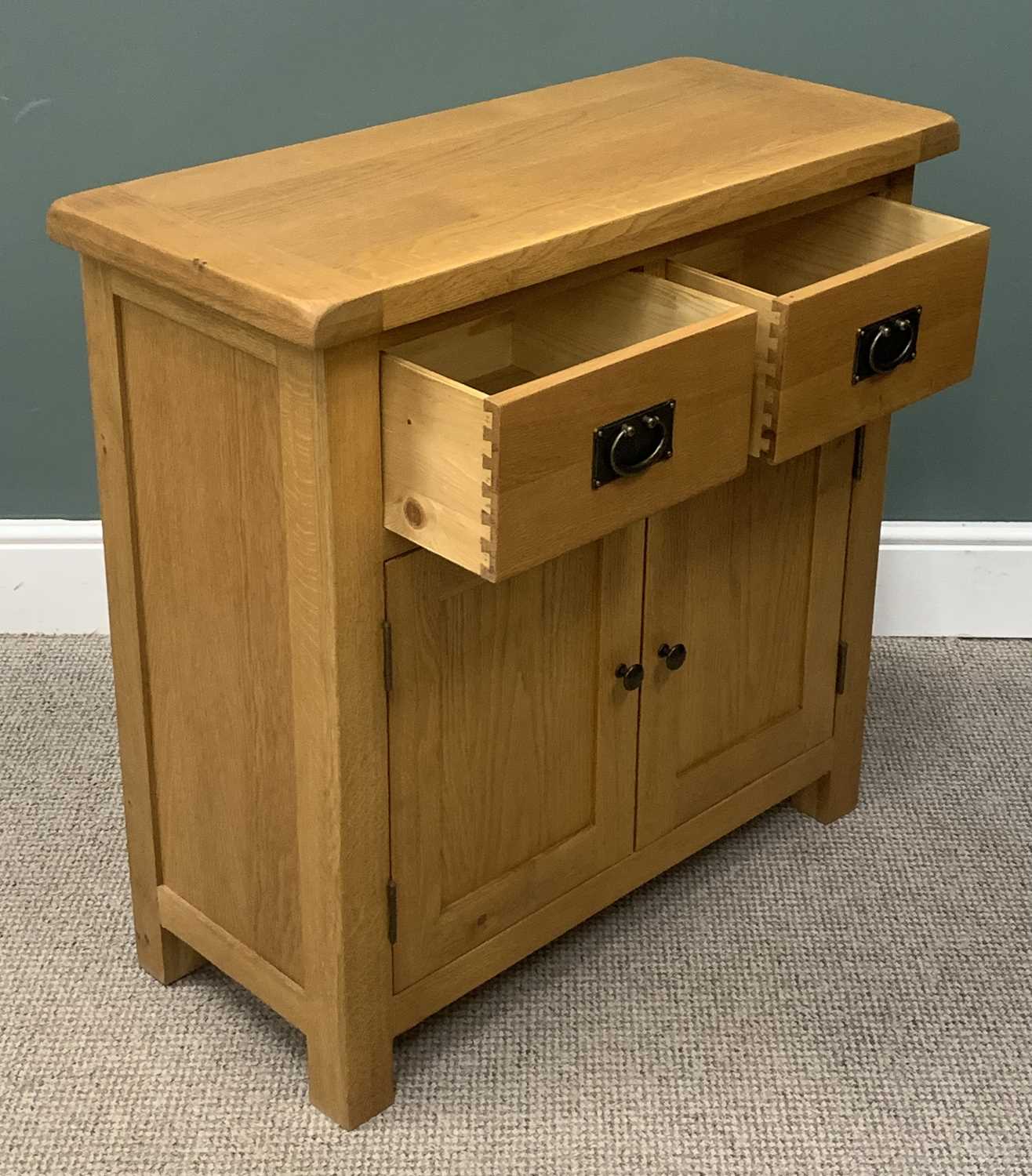 TWO ITEMS MODERN OAK FURNITURE, comprising two drawer, two door small sideboard, cleated end top, - Image 3 of 6