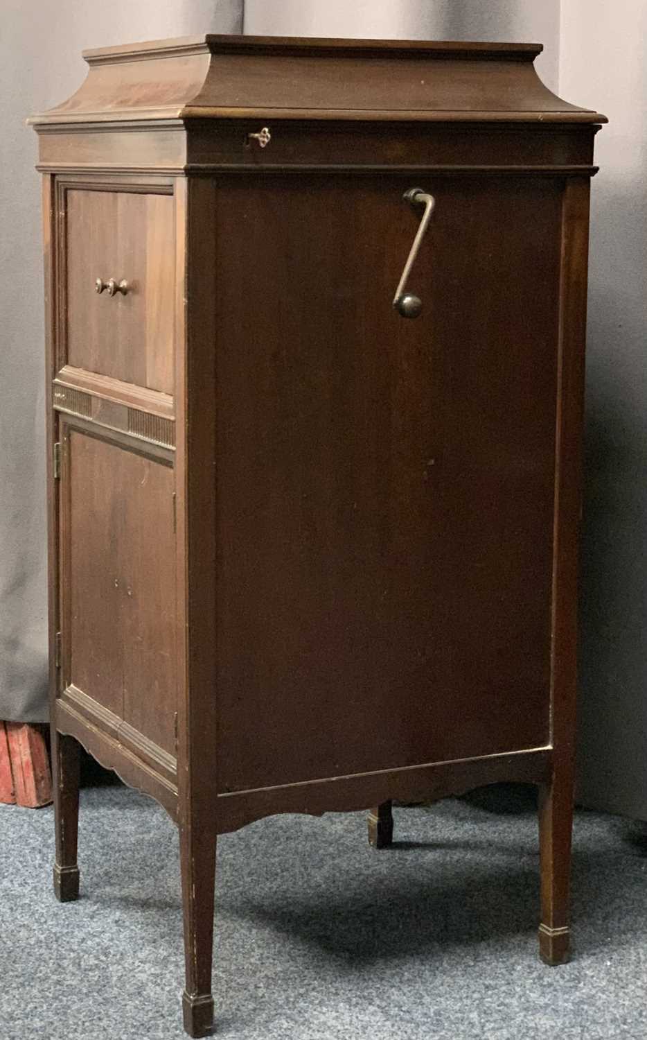 COLUMBIA VIVA-TONE GRAFONOLA GRAMOPHONE PLAYER, in mahogany freestanding cabinet with folding - Image 5 of 5