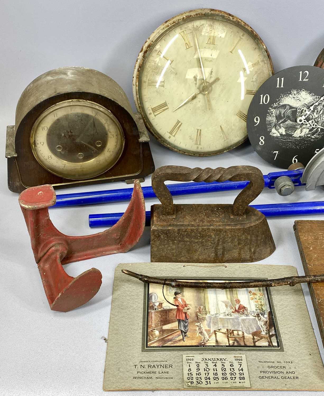 MIXED COLLECTABLES GROUP, to include wall and mantel clocks, set of pipe benders, small ships/boat - Image 2 of 3