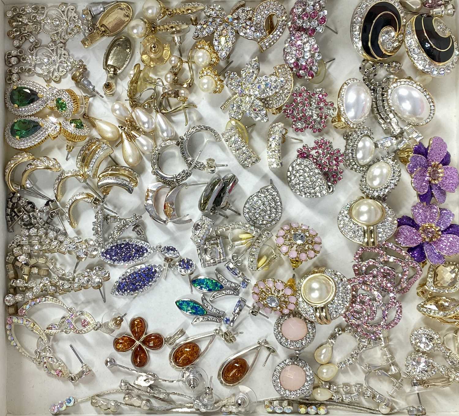 GOOD QUALITY COSTUME JEWELLERY to include approximately 50 pairs of earrings, numerous simulated - Image 4 of 7