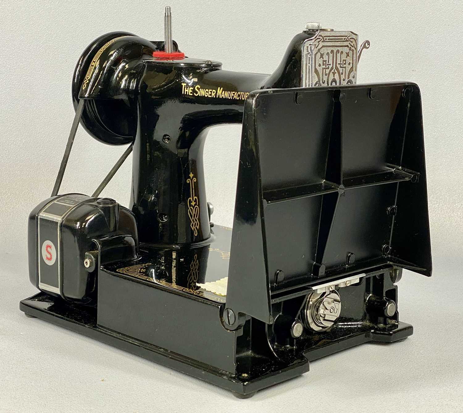 221K SINGER PORTABLE ELECTRIC SEWING MACHINE, original foot pedal, original case, instruction - Image 7 of 9