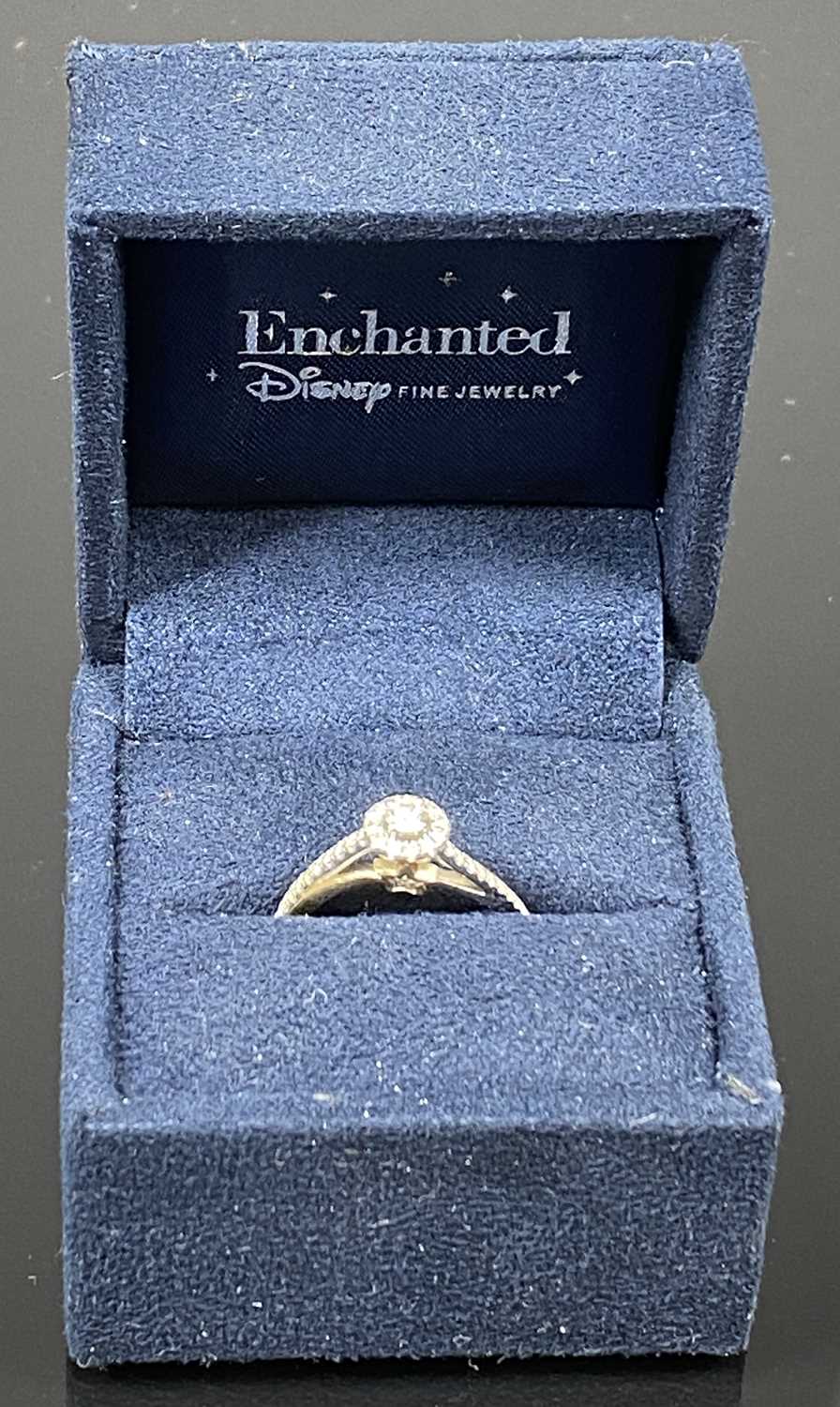 ENCHANTED DISNEY 9CT GOLD DIAMOND SET RING, 41 diamonds, 2 yellow gold shooting star mounts, white - Image 4 of 4