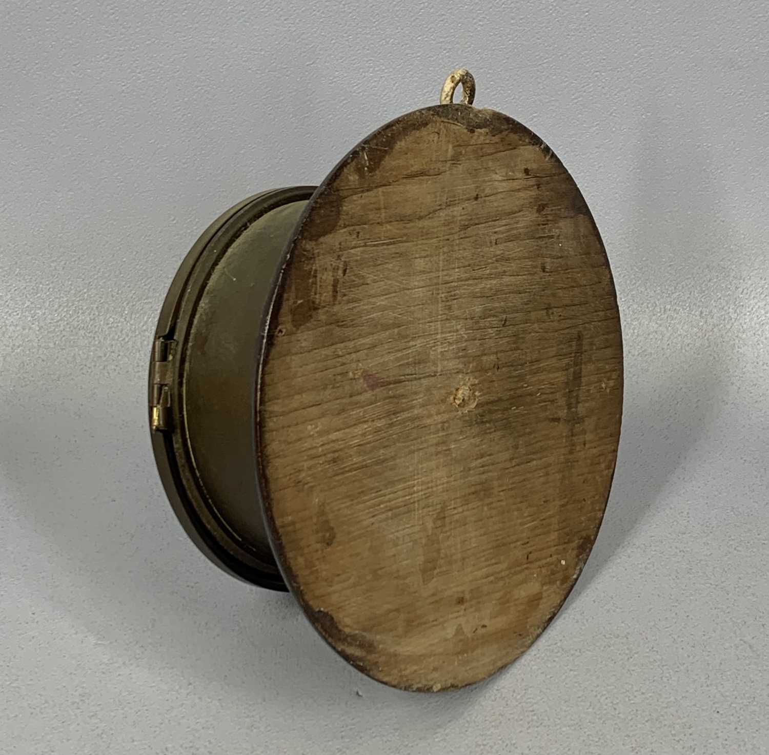 BRASS CASED SHIPS BULKHEAD CLOCK, mounted on an oak board, the white enamel dial with Roman numerals - Image 3 of 3