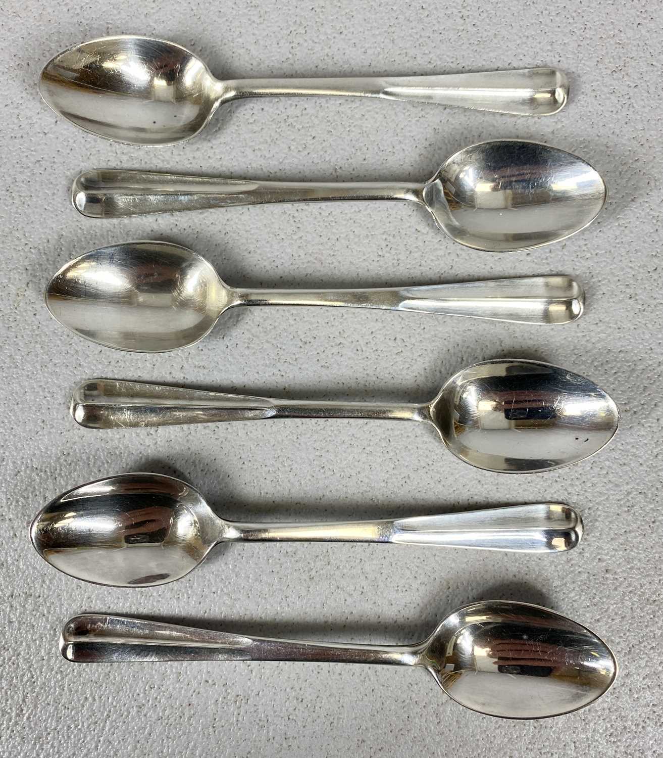 MIXED COLLECTION OF CUTLERY to include a set of 6 rat-tail silver teaspoons Sheffield 1923 Henry - Image 3 of 7