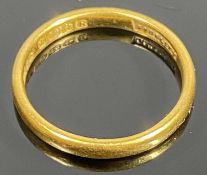22CT GOLD WEDDING BAND, size mid J-K, Birmingham 1941, 2.6gms Provenance: private collection Conwy