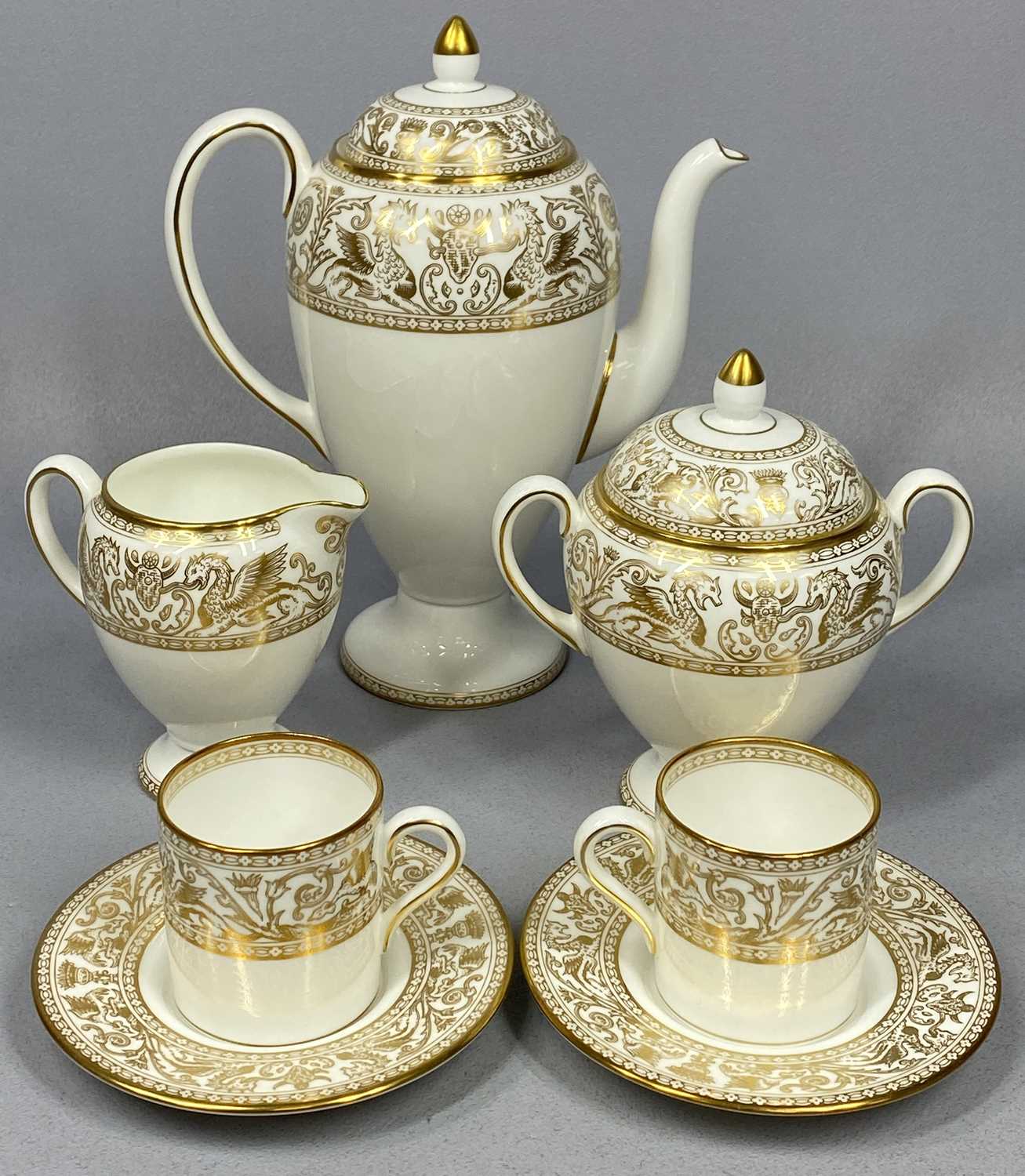 WEDGWOOD GOLD FLORENTINE COFFEE SET & PART DINNER SERVICE, 52 pieces to include coffee pot, milk jug - Image 2 of 3
