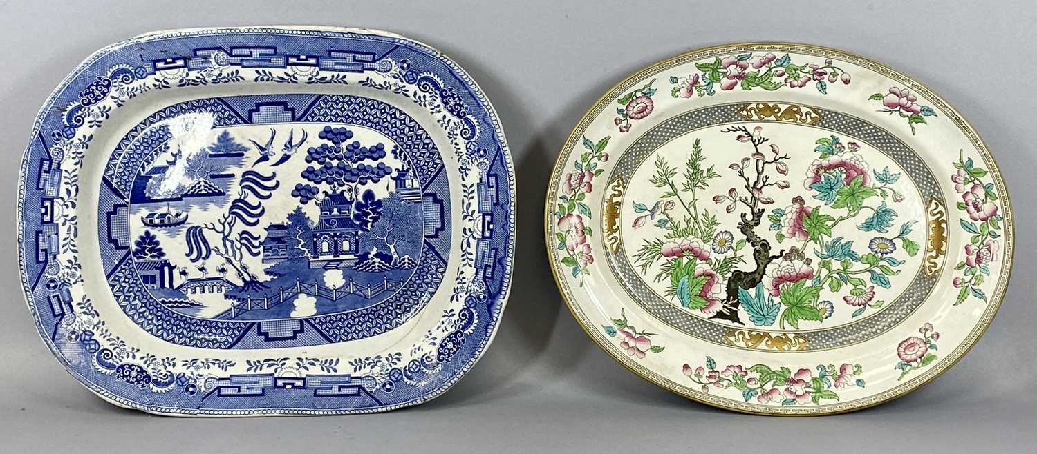 LARGE COLLECTION OF 19TH CENTURY BLUE & WHITE TRANSFER DECORATED CERAMICS, including a large - Image 3 of 4