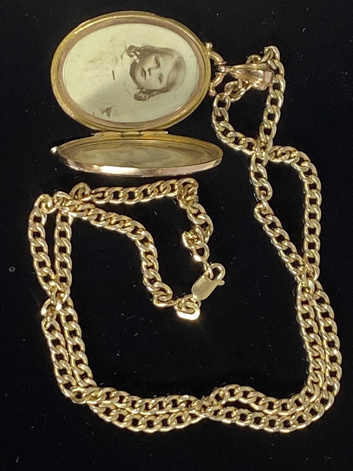 9CT GOLD OVAL LOCKET & A FLAT CURB LINK NECKLACE, 5cms (l) including hanging loop the locket, - Image 2 of 2