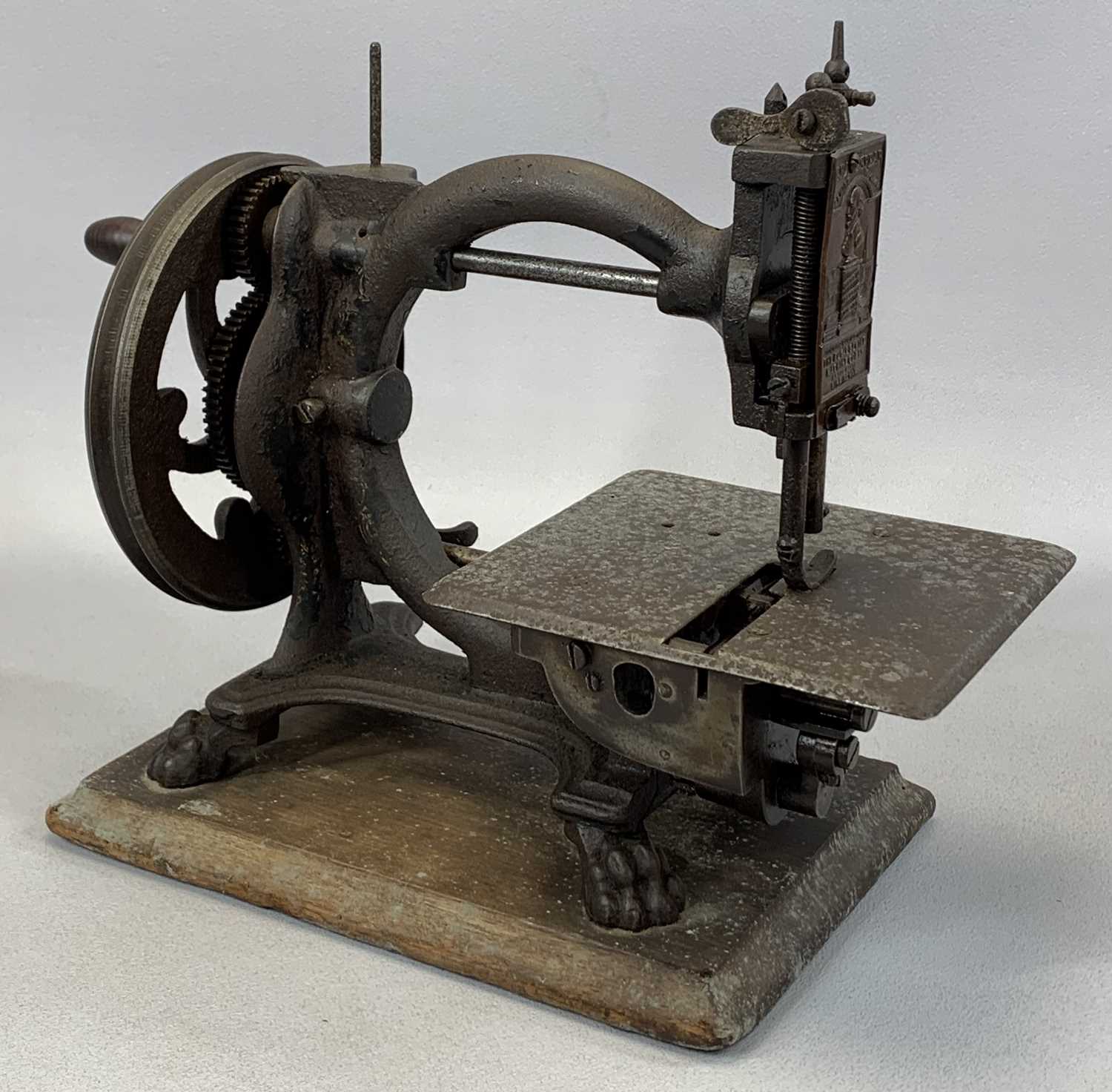 VICTORIAN SHAKESPEAR SEWING MACHINE, made by the Royal Sewing Machine Company, Birmingham, cast iron