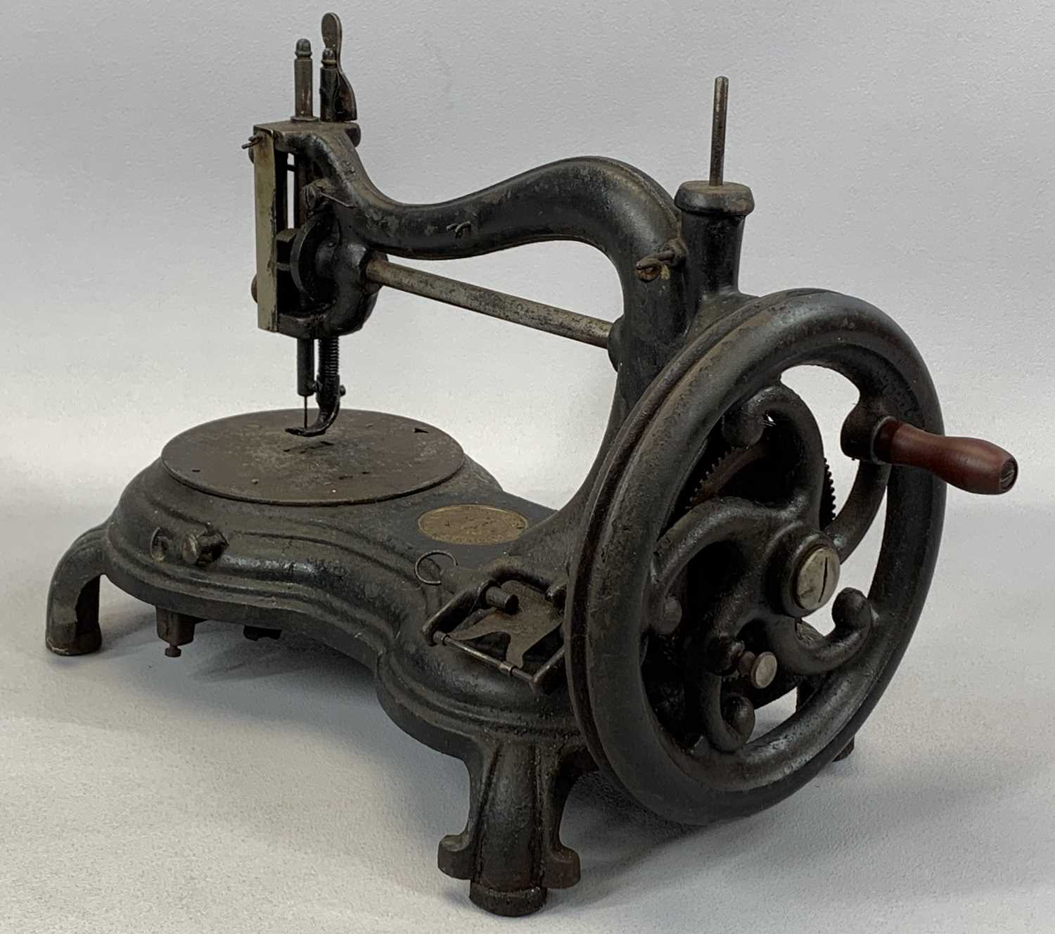 VICTORIAN JONES & CO CAST IRON SEWING MACHINE with swan-neck, 27cms (h) Provenance: private - Image 3 of 4