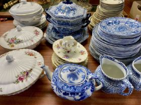 TABLEWARE VARIOUS MAKES, Minton Grasmere pattern china dinner and tea set, Royal Worcester Roanoke