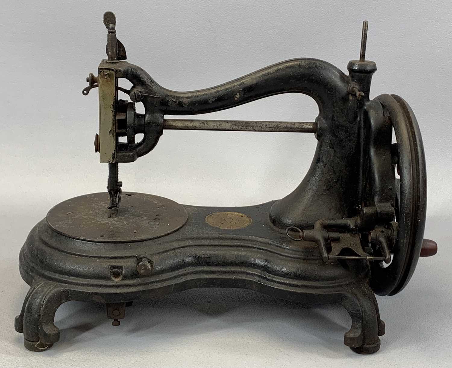 VICTORIAN JONES & CO CAST IRON SEWING MACHINE with swan-neck, 27cms (h) Provenance: private - Image 2 of 4