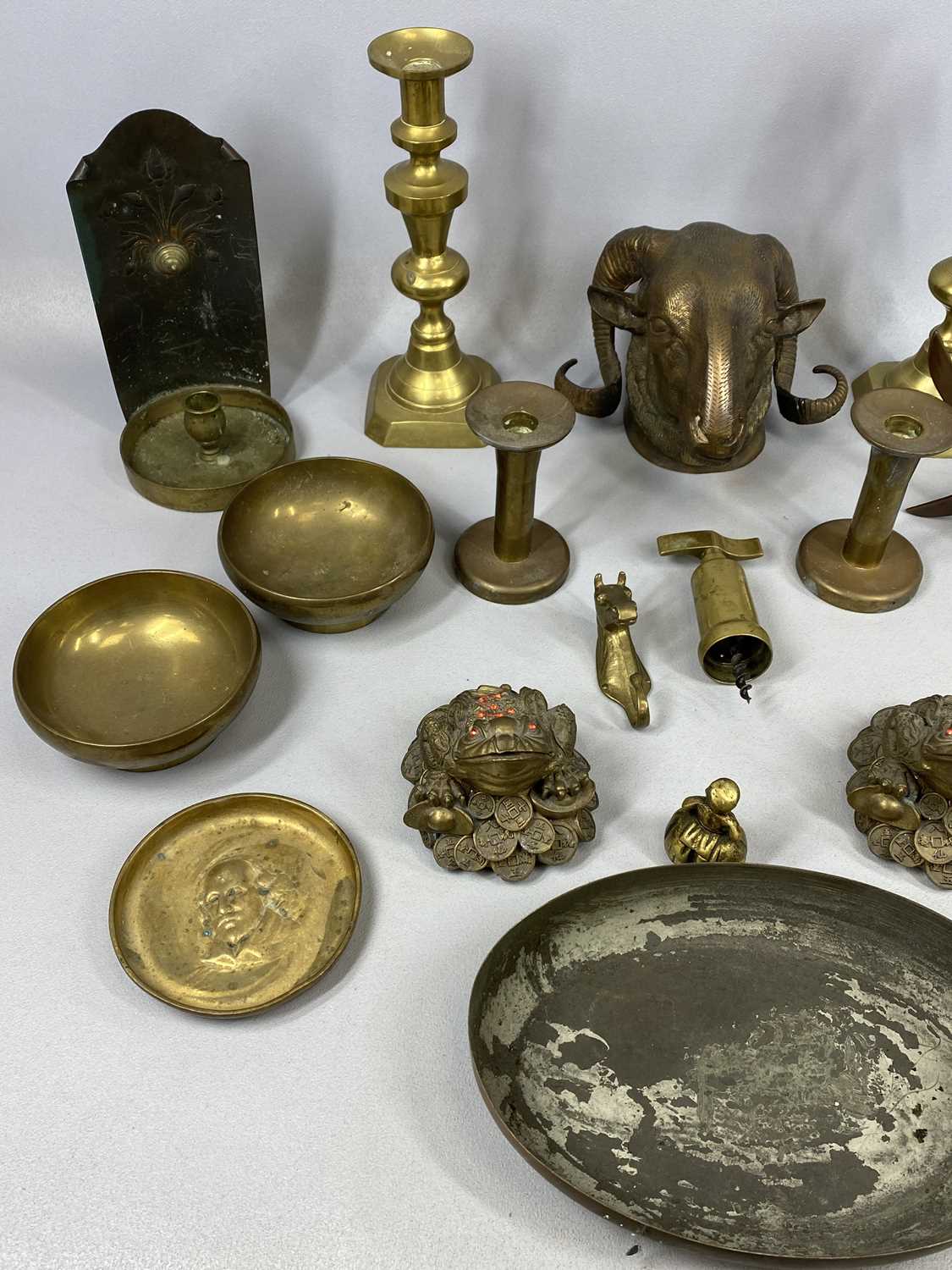 BRASS & METAL COLLECTABLES including a cast brass ram's head plaque, 15cms (h), circular cast - Image 2 of 3