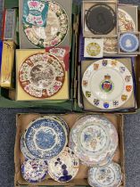 GROUP OF COLLECTORS PLATES & OTHERS, including Aynsley, Masons, Coalport and Wedgwood with a