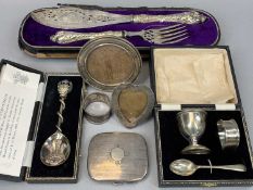 SMALL SILVER COLLECTION & A PAIR OF CASED EPNS FISH SERVERS, silver comprises Prince of Wales