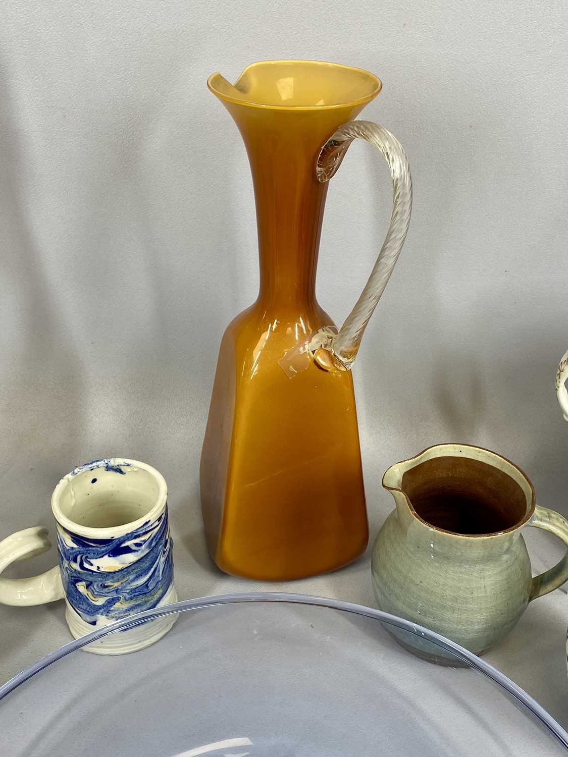 GROUP OF MIXED CERAMICS, including a contemporary Chinese ginger jar and cover, polychrome floral - Image 6 of 6