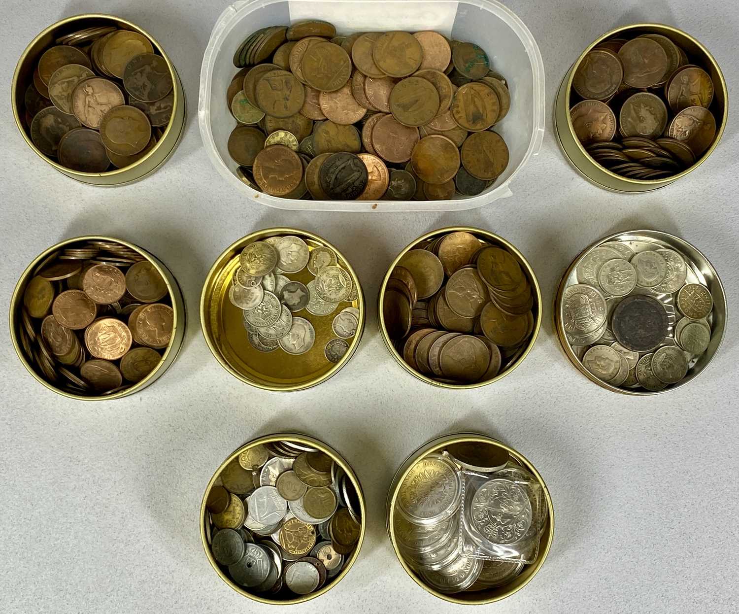VINTAGE BRITISH, CONTINENTAL & COMMEMORATIVE COIN COLLECTION, to include 16.6gms pre-1920s silver,