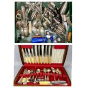 PART CANTEEN & LOOSE CUTLERY COLLECTION, to include two silver tea spoons, two tennis type club