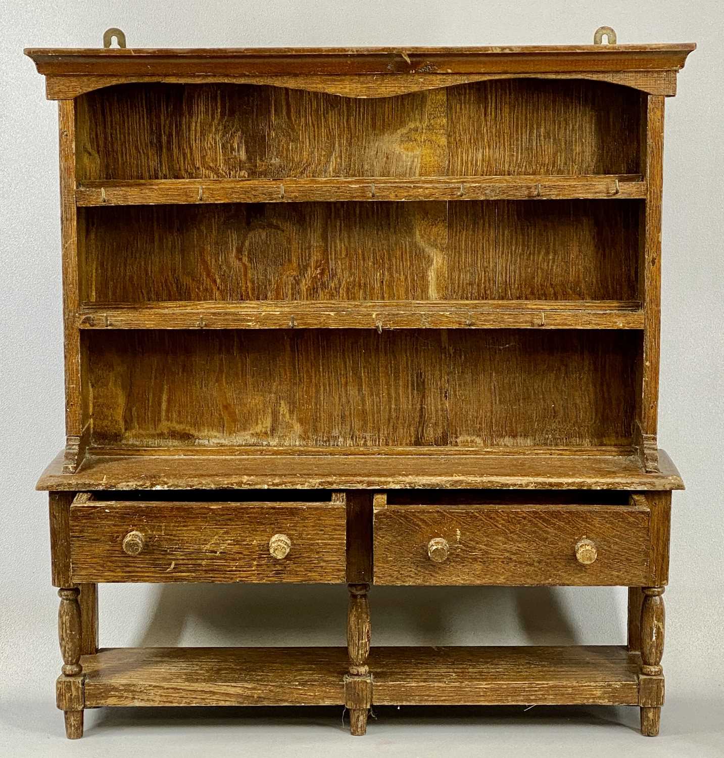 TWO VINTAGE & MODERN CLOCKS & A MINIATURE OAK POT BOARD DRESSER, clocks comprising an oak cased - Image 3 of 5