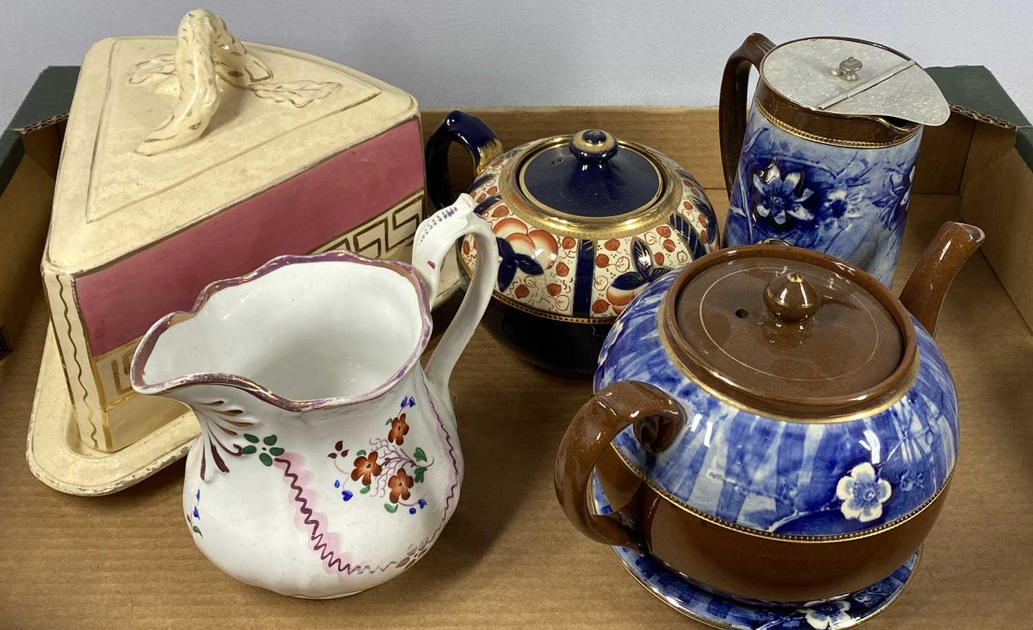 GROUP OF MIXED CERAMICS, including Italian Majolica apothecary jar in 17th century style lettered - Image 5 of 5