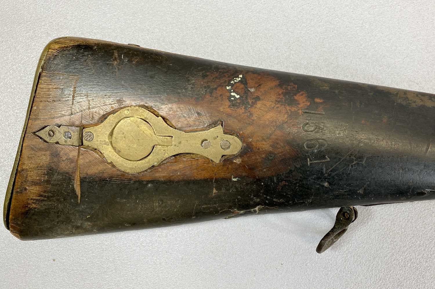 19TH CENTURY FOUR BAND PERCUSSION RIFLE, 89cms barrel, brass patch box to stock, with ramrod - Image 3 of 6