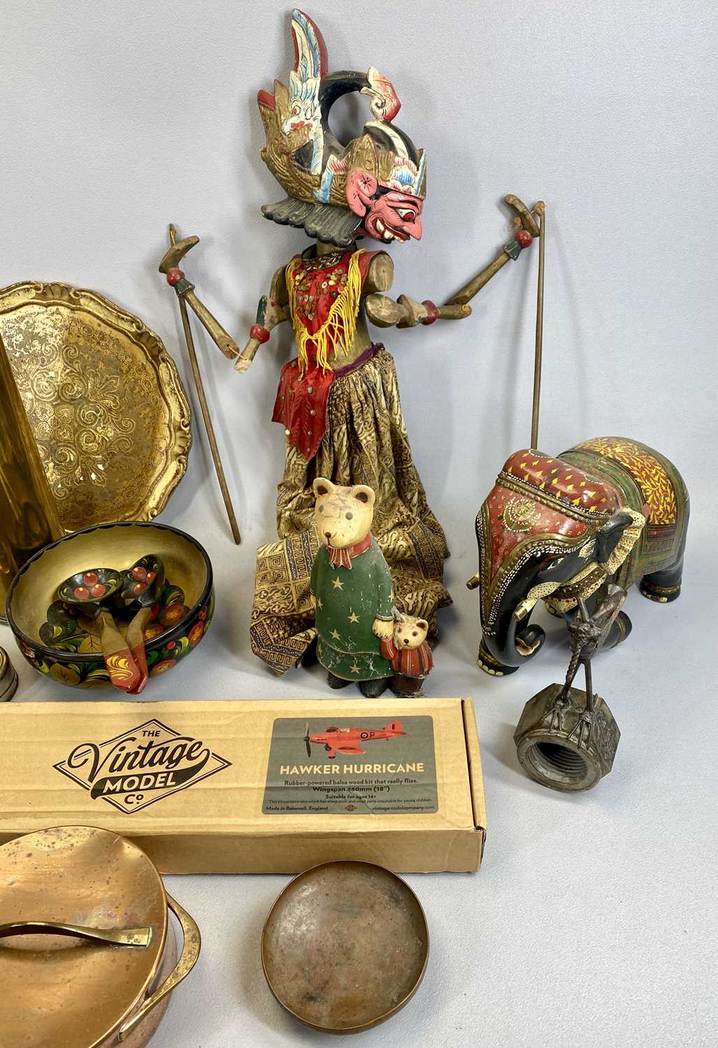 GROUP OF SOUVENIR & OTHER COLLECTABLES including Indonesian painted wood puppets 70cms (L), - Image 3 of 3