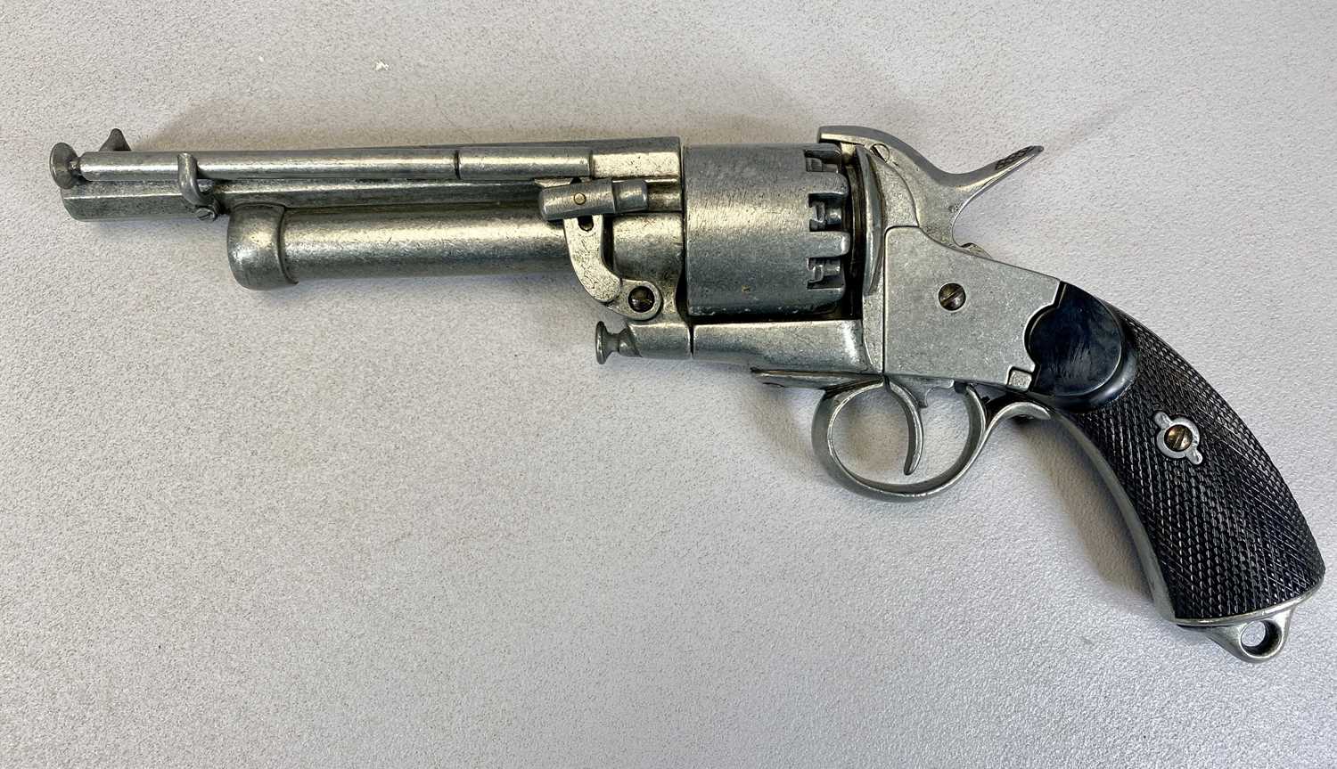 FIVE REPLICA PISTOLS, Spanish 9-shot revolver, 37cms L, Deringer, 17cms L, Spanish Griffin pocket - Image 5 of 6