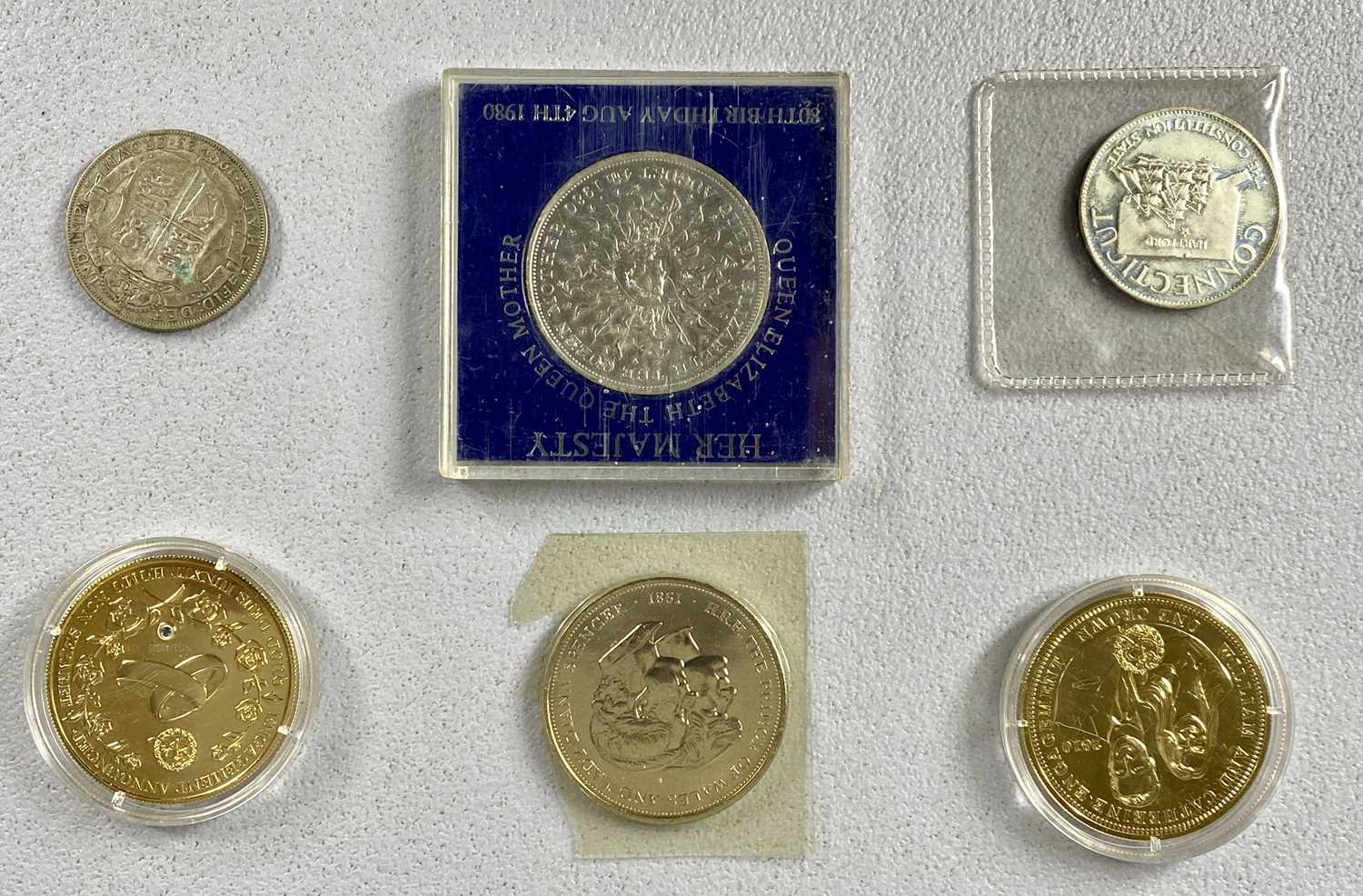 FOUR LONDON MINT GOLD PLATED £5 COINS, other British gold plated coins, commemorative crowns etc, - Image 3 of 6