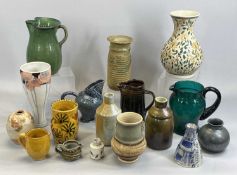 GROUP OF MIXED STUDIO POTTERY & OTHER CERAMICS / GLASSWARE, Thomas Aitken St Ives blue and white