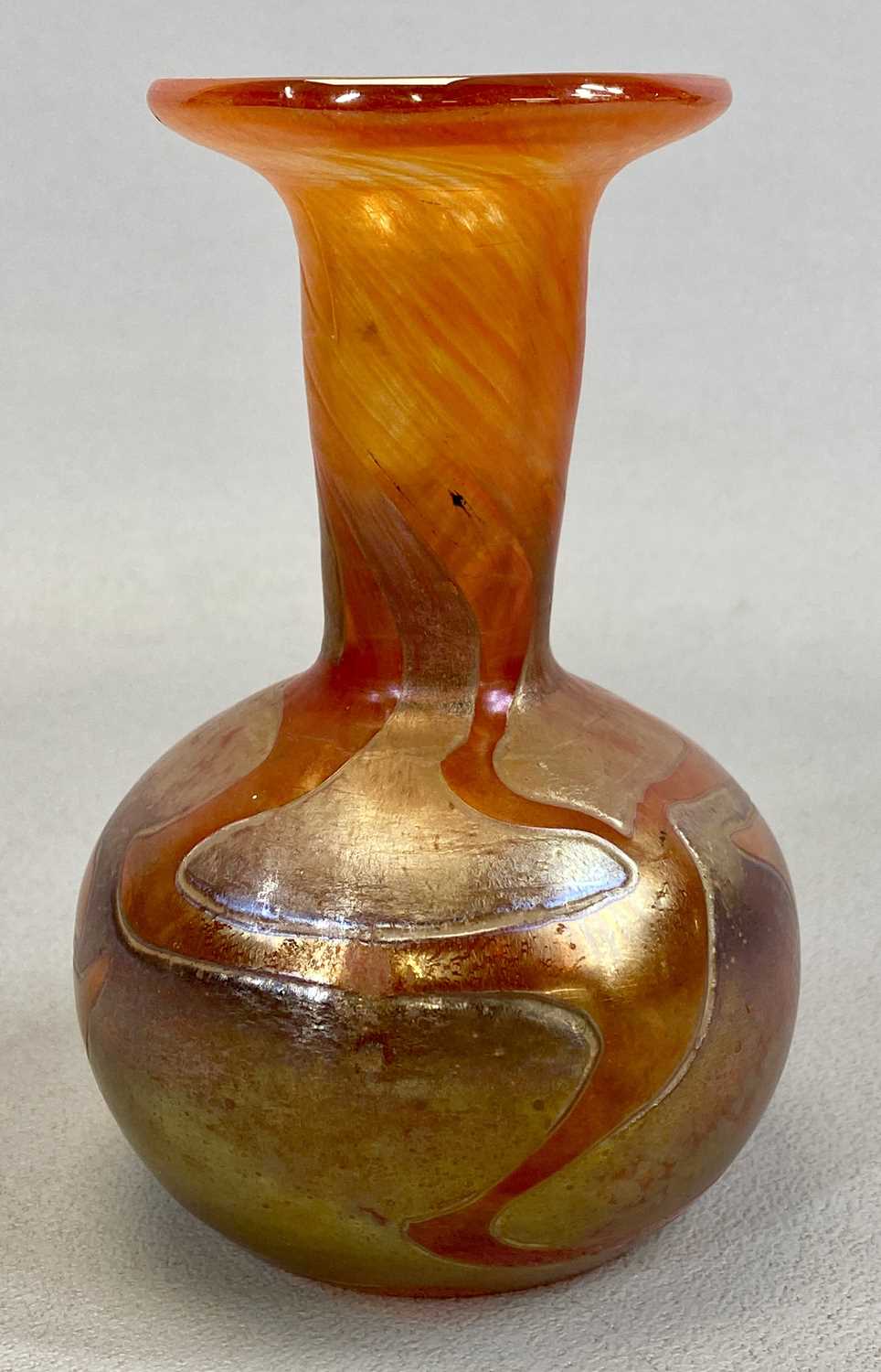 THREE ITEMS OF DECORATIVE GLASSWARE comprising Loetz style art nouveau iridescent vase with enamel - Image 4 of 4