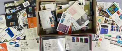 LARGE STAMP COLLECTION IN ALBUMS & LOOSE, British and World Provenance: private collection Conwy