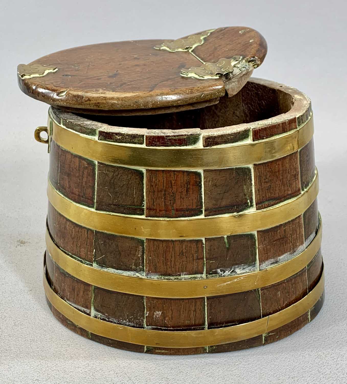 ANTIQUE BRASS BANDED OAK SALT BOX & SCALES the box of tapered oval form with hinged cover, 15cms (h) - Image 3 of 4