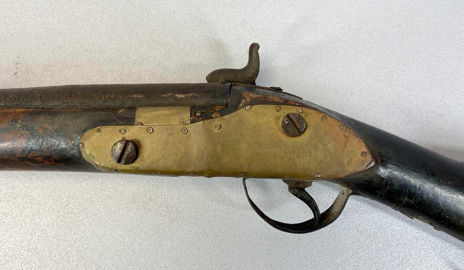 19TH CENTURY FOUR BAND PERCUSSION RIFLE, 89cms barrel, brass patch box to stock, with ramrod - Image 5 of 6