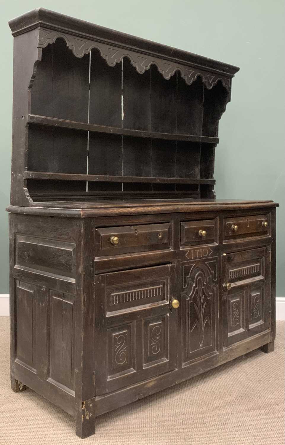 CAERNARFONSHIRE OAK DRESSER, 18th Century and later, two shelf shaped rack over base of three - Image 4 of 5