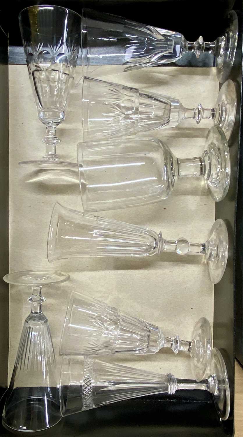 LARGE MIXED QUANTITY OF GLASSWARE, some coloured, including vases, jugs, bowls, dishes, ornaments - Image 2 of 4