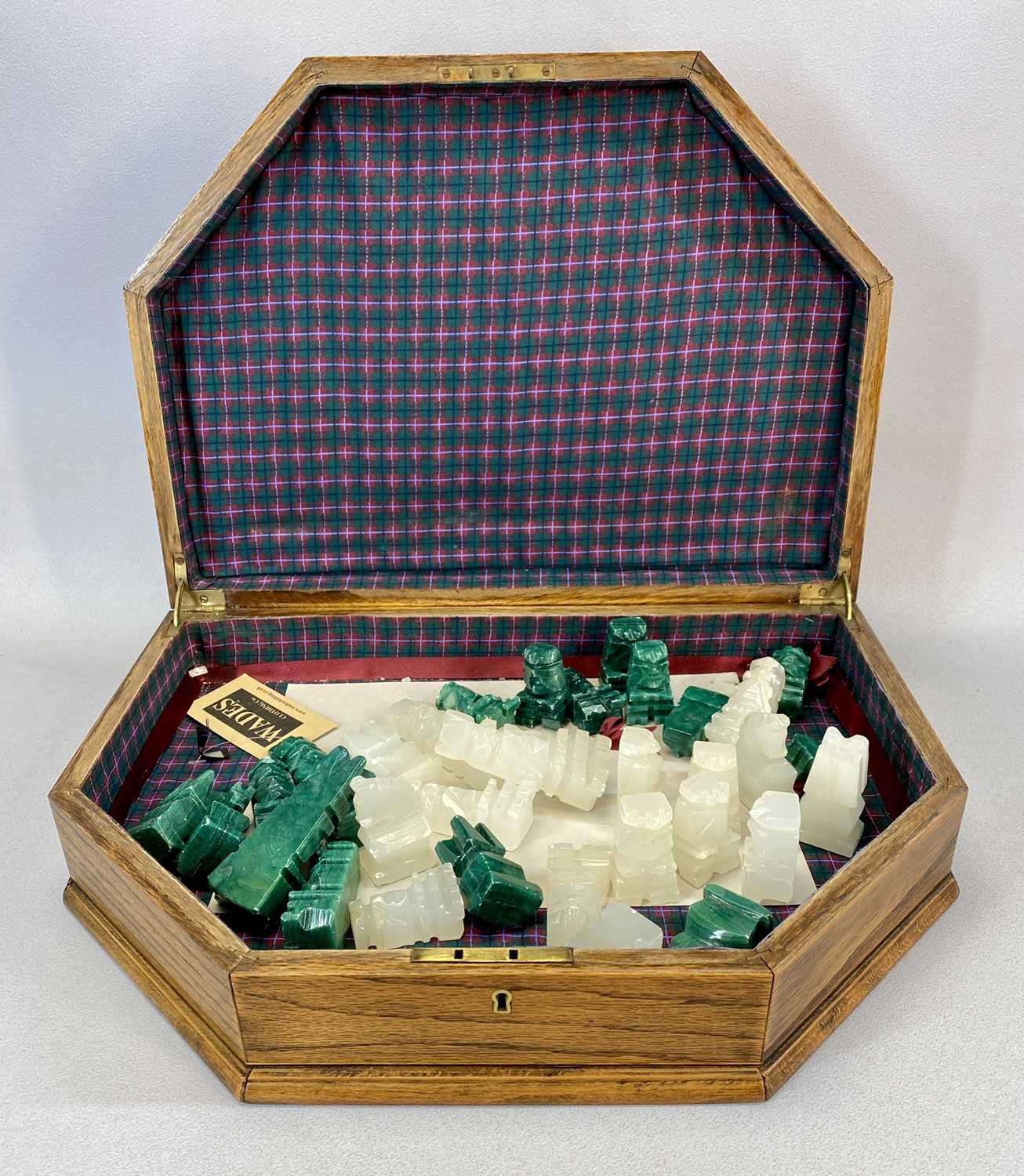 AUSTRALIAN GREEN & WHITE CARVED ONYX CHESS SET, of Aztec design, 32 pieces Provenance: private - Image 6 of 7