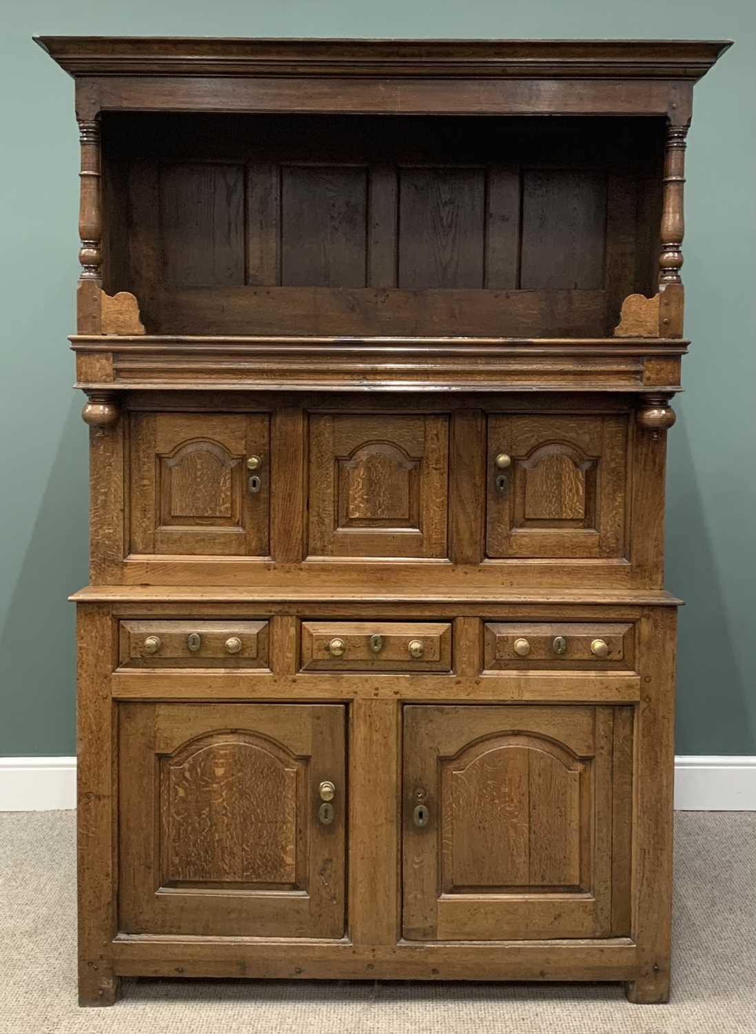 18TH CENTURY WELSH TRIDARN of even chestnut colour, finely detailed and constructed, of good