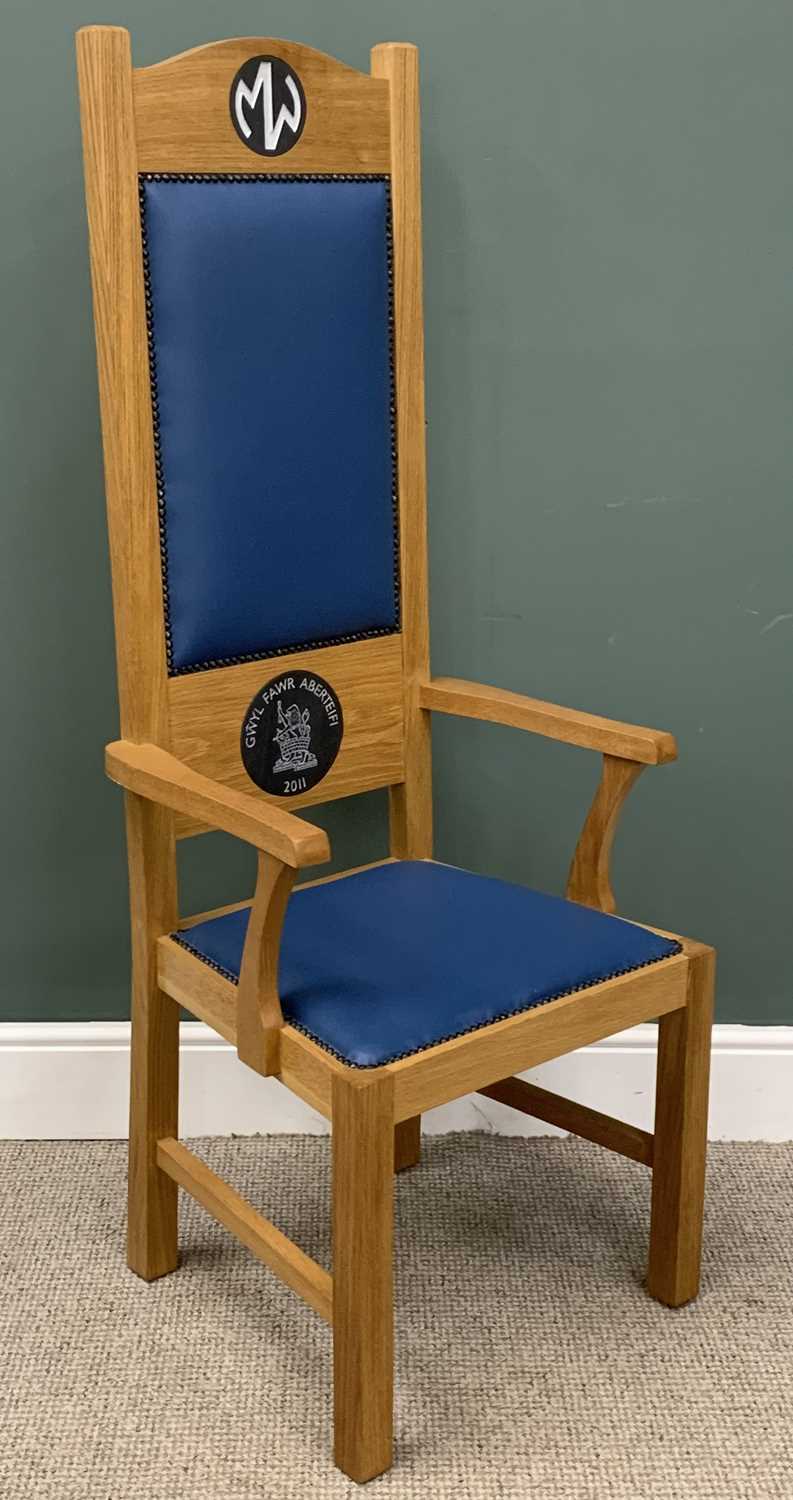 MODERN EISTEDDFOD CHAIR with two inset medallions for 'Gwyl Fawr Aberteifi 2011' and 'MW', in oak - Image 2 of 5