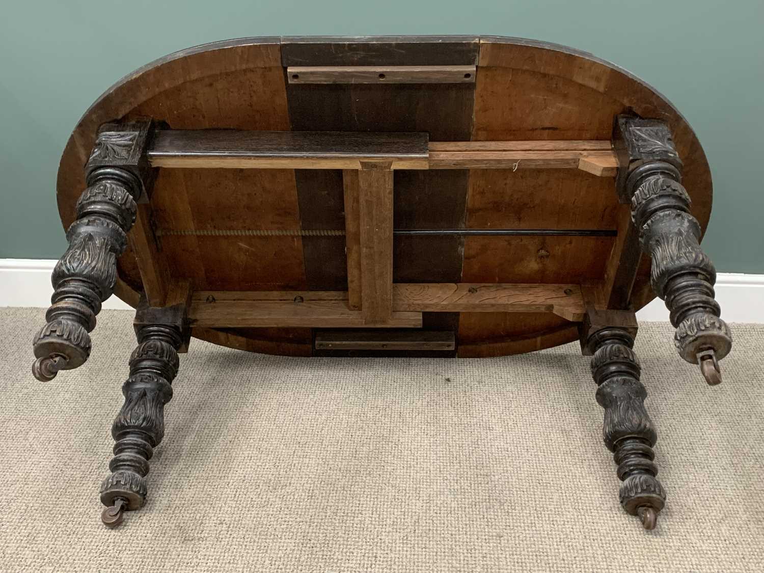 EDWARDIAN GOTHIC STYLE OAK CARVED DINING TABLE & SET OF SIX CHAIRS, 74 (h) x 163 (w) x 106cms (d) - Image 5 of 7