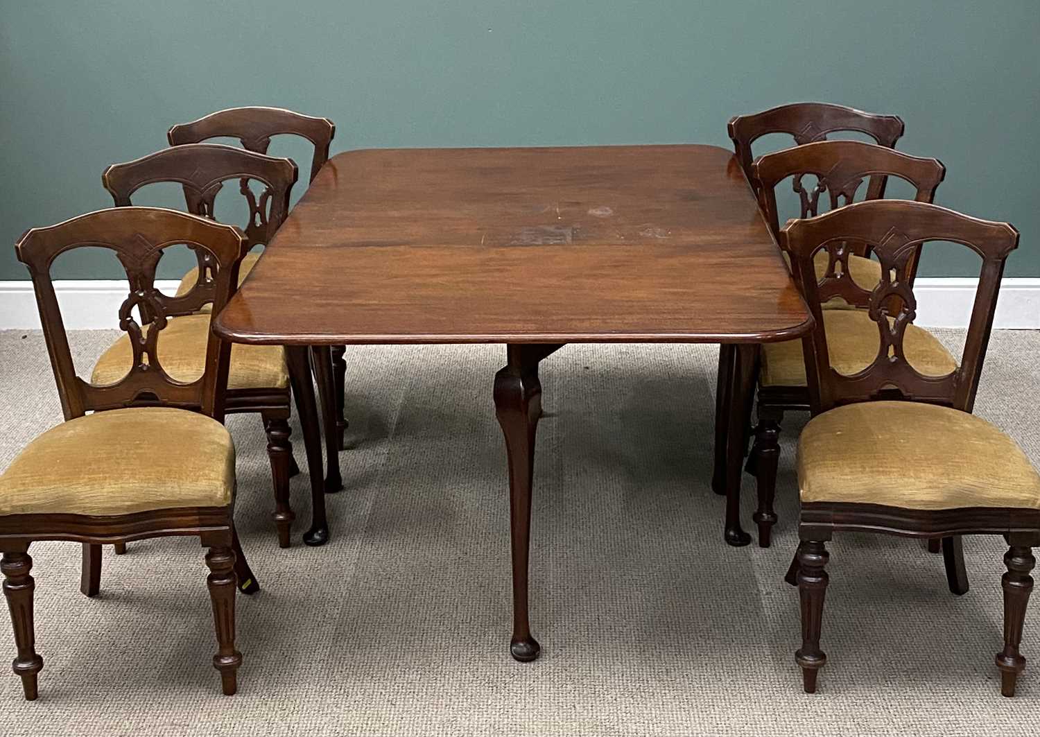 VICTORIAN MAHOGANY GATELEG TABLE & SIX PIERCED-SPLAT BACK CHAIRS, the table 75 (h) x 163 (w -