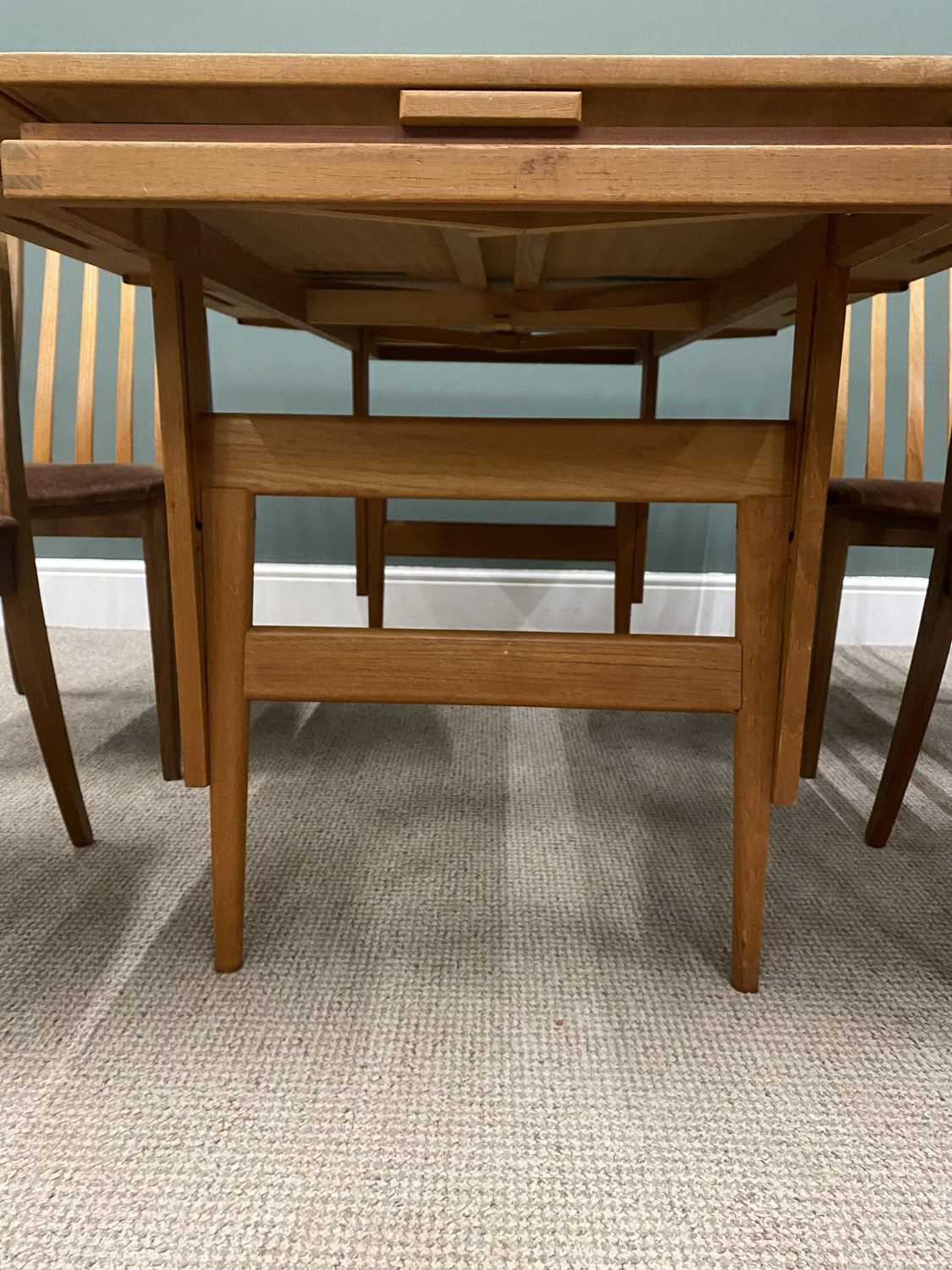 MID-CENTURY EXTENDING TABLE & FOUR CHAIRS, 72 (h) x 150 (w) x 105cms (d) open, 58cms closed - Image 2 of 3